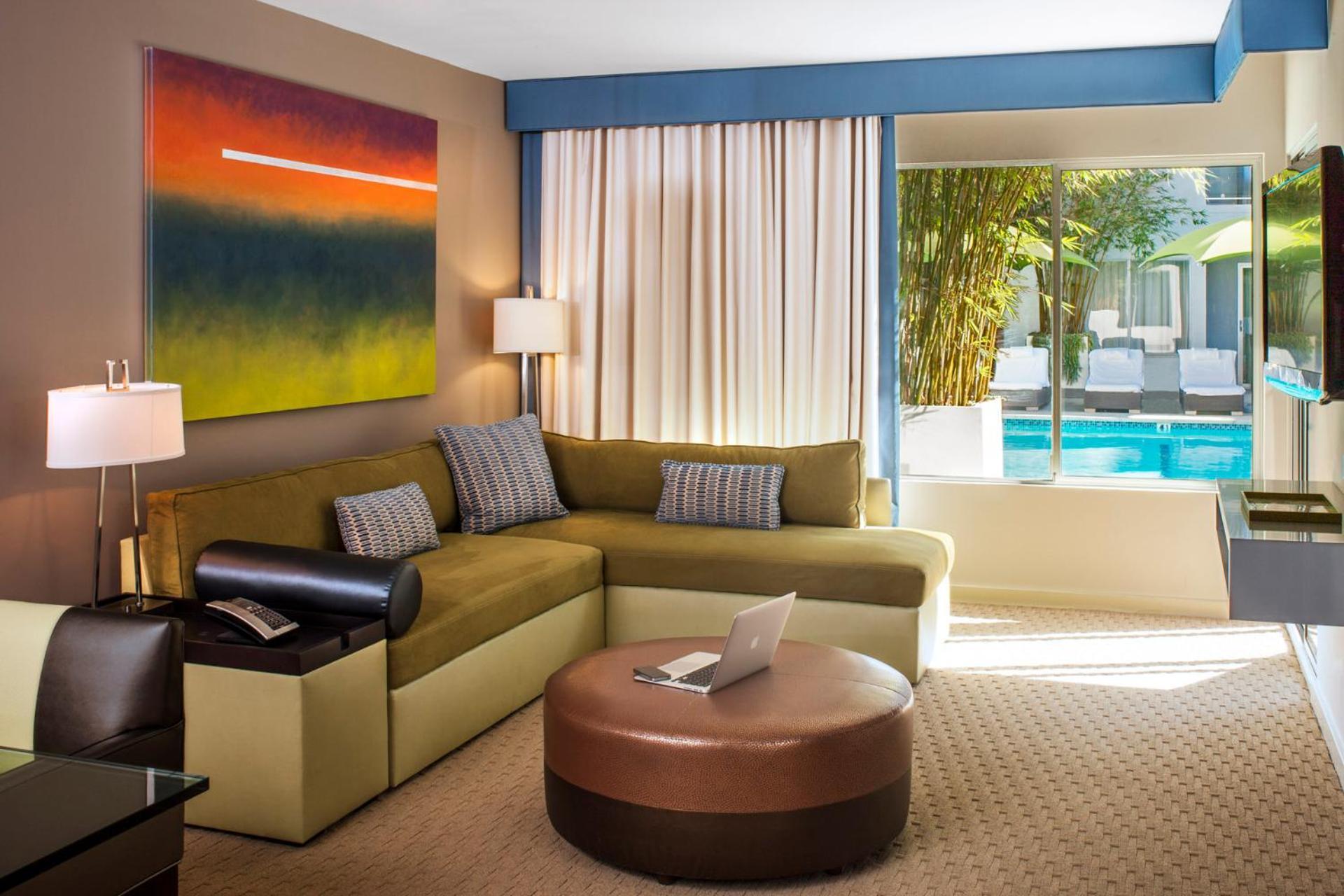 Deluxe One-Bedroom Suite